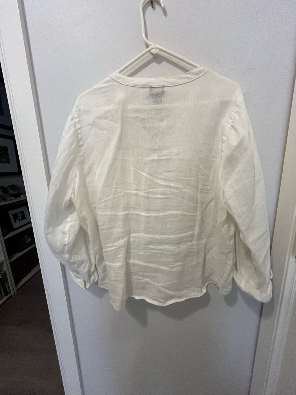Nicole Miller 100% White Linen Button Down with Mother-of-Pearl Buttons - Picture 6 of 7